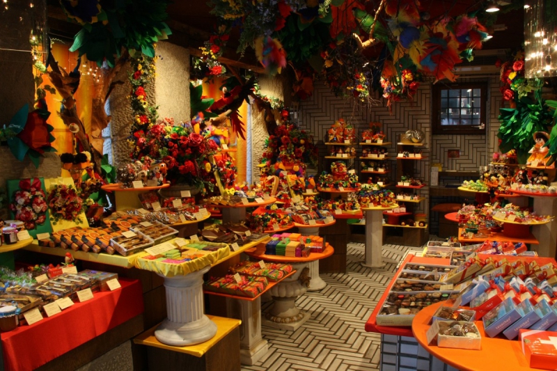 vente-ASPREMONT-min_candy_store_chocolate_shop_chocolate_switzerland-393515