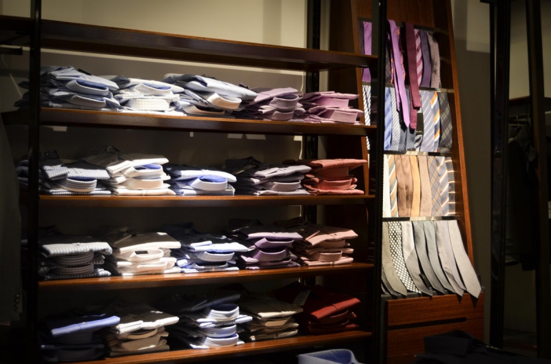 vente-ASPREMONT-min_shirts_exhibition_shop_shopping_shelf_buy_business_clothing-940715